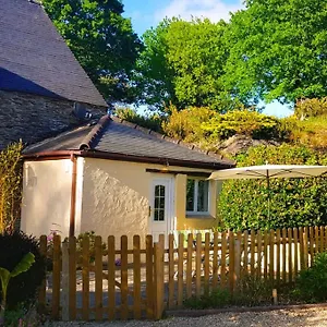 Vakantiehuis Le Vieux Moulin - A Charming Stone With Garden View And Seasonal Pool
