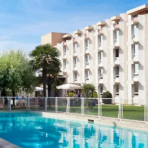 Отель Novotel Aeroport Cap 3000