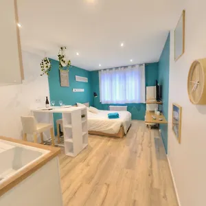 https://les-quais-dannecy.hotels-rhonealpes.com